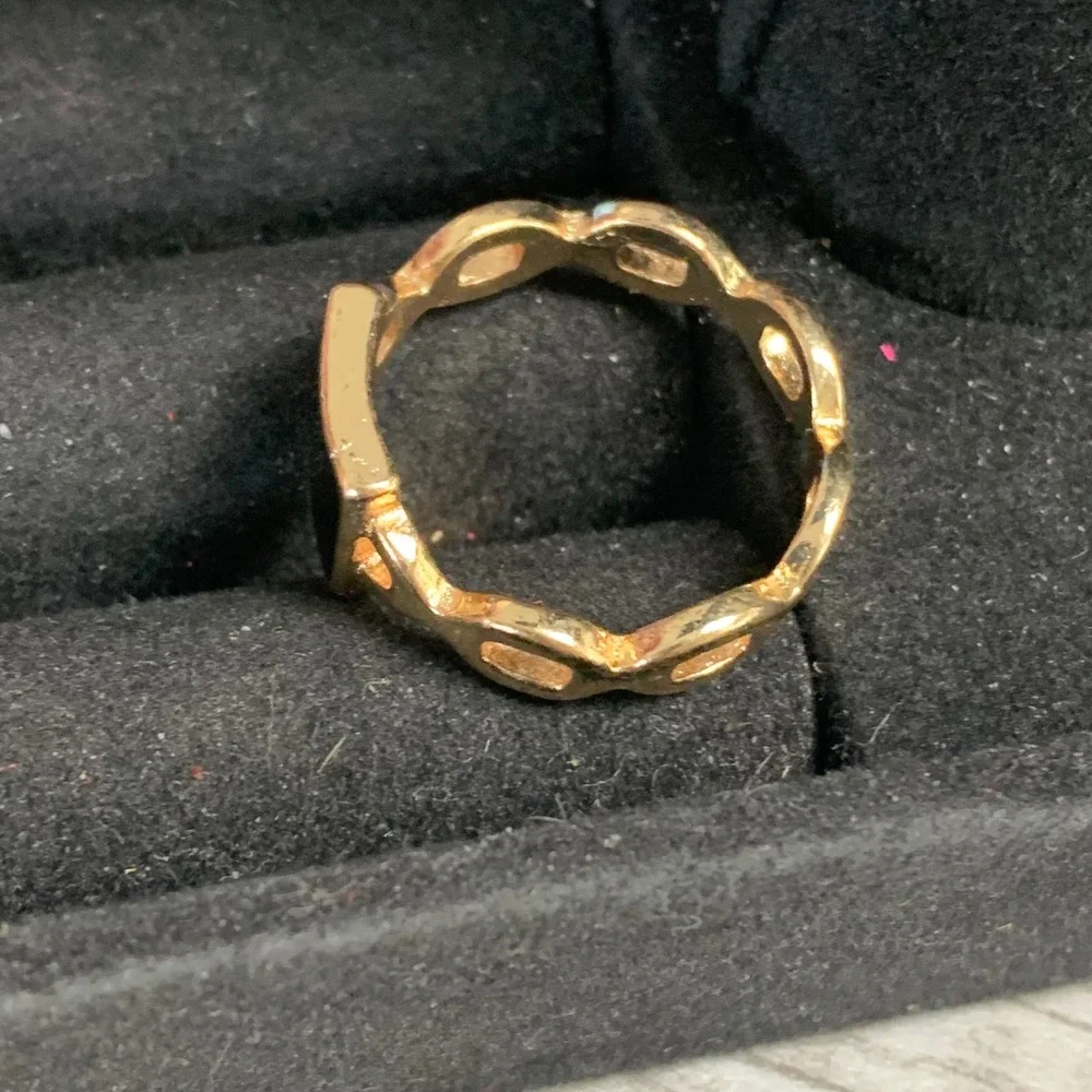 Gold Tone Square Black Enamel Infinity Link Band Statement Ring Size 9